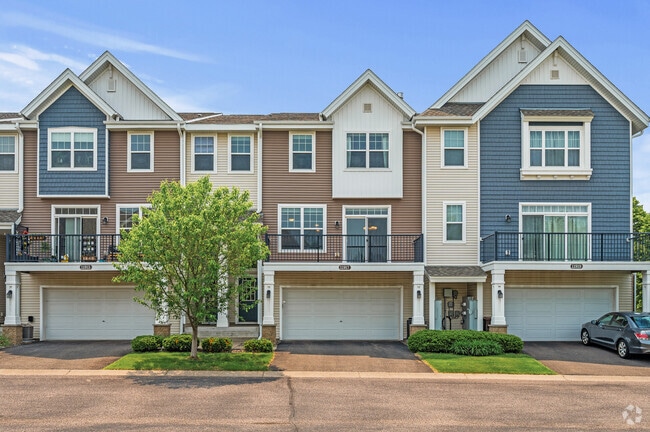 Building Photo - 11917 Emery Village Dr N