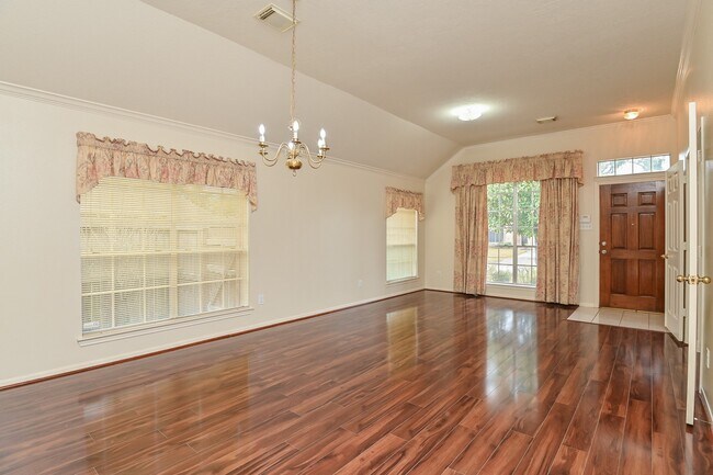 Building Photo - 12227 Meadowglen Dr