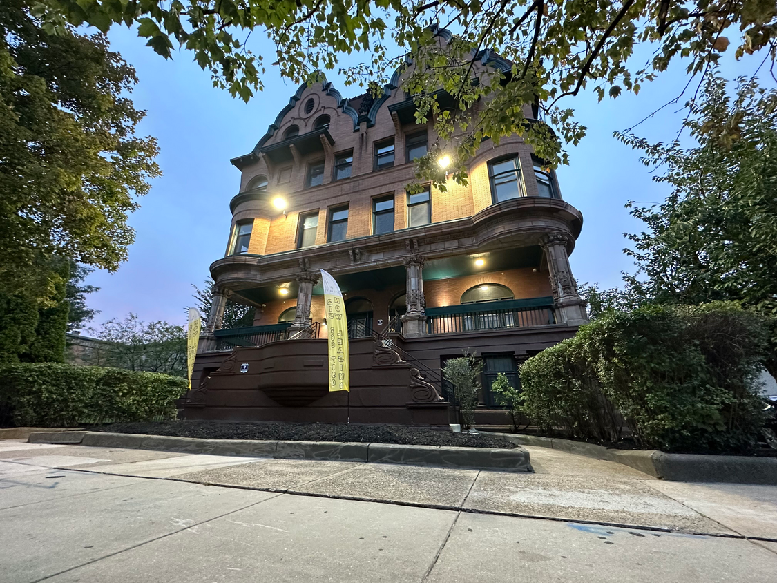 Foto principal - 4128 Parkside Ave