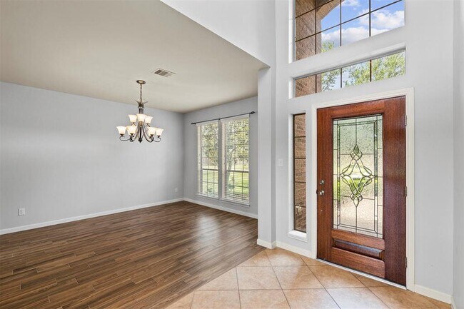 Foto del edificio - 6303 Silver Thistle Ln