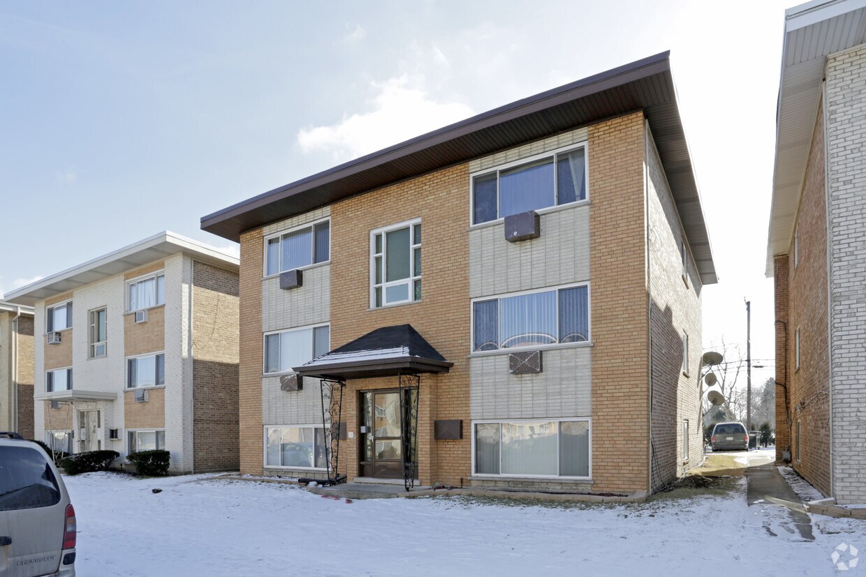 8331 W O'Connor Dr, River Grove, IL 60171 Apartments in River Grove