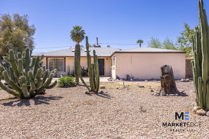 Foto principal - 3Bed/2Bath House at 19th/Camelback! $899 M...