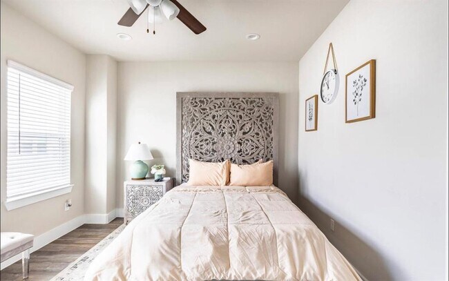 Foto del edificio - 1740 Cove Cres Ct