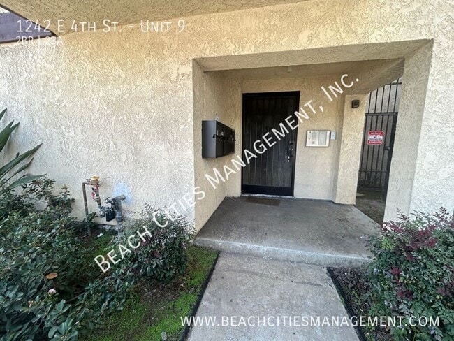Building Photo - 1242 E 4th St
