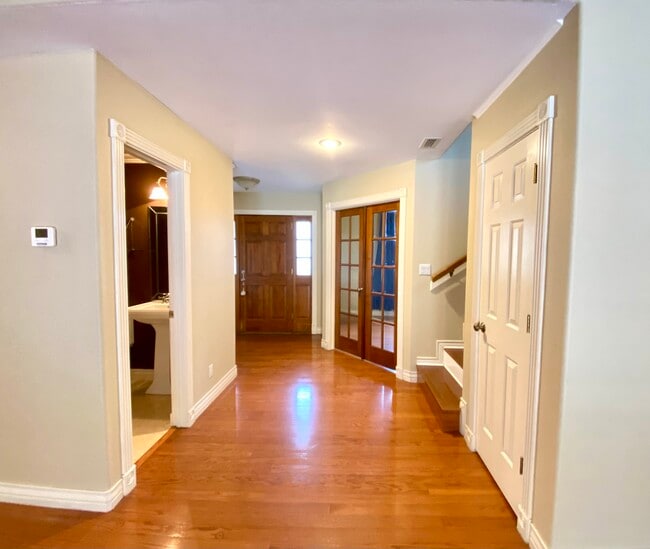 Foto del edificio - 1551 Briarwyck Dr