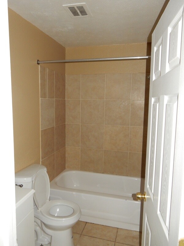 Foto del edificio - 408 Ryan Ave