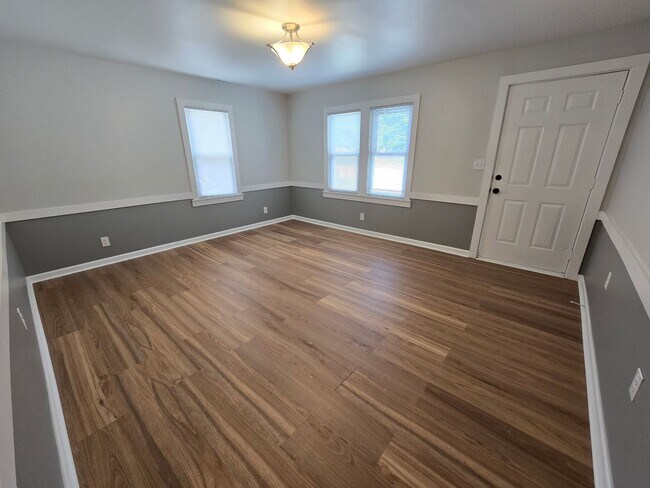 Foto del edificio - Cute Meadowview Bungalow; 3/1.5 Right in T...
