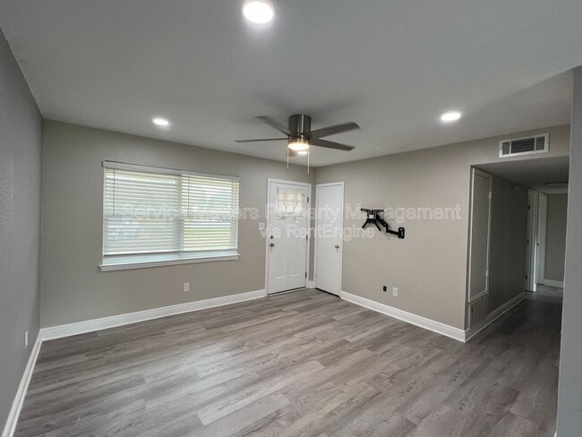 Building Photo - 3747 Berryhill Rd