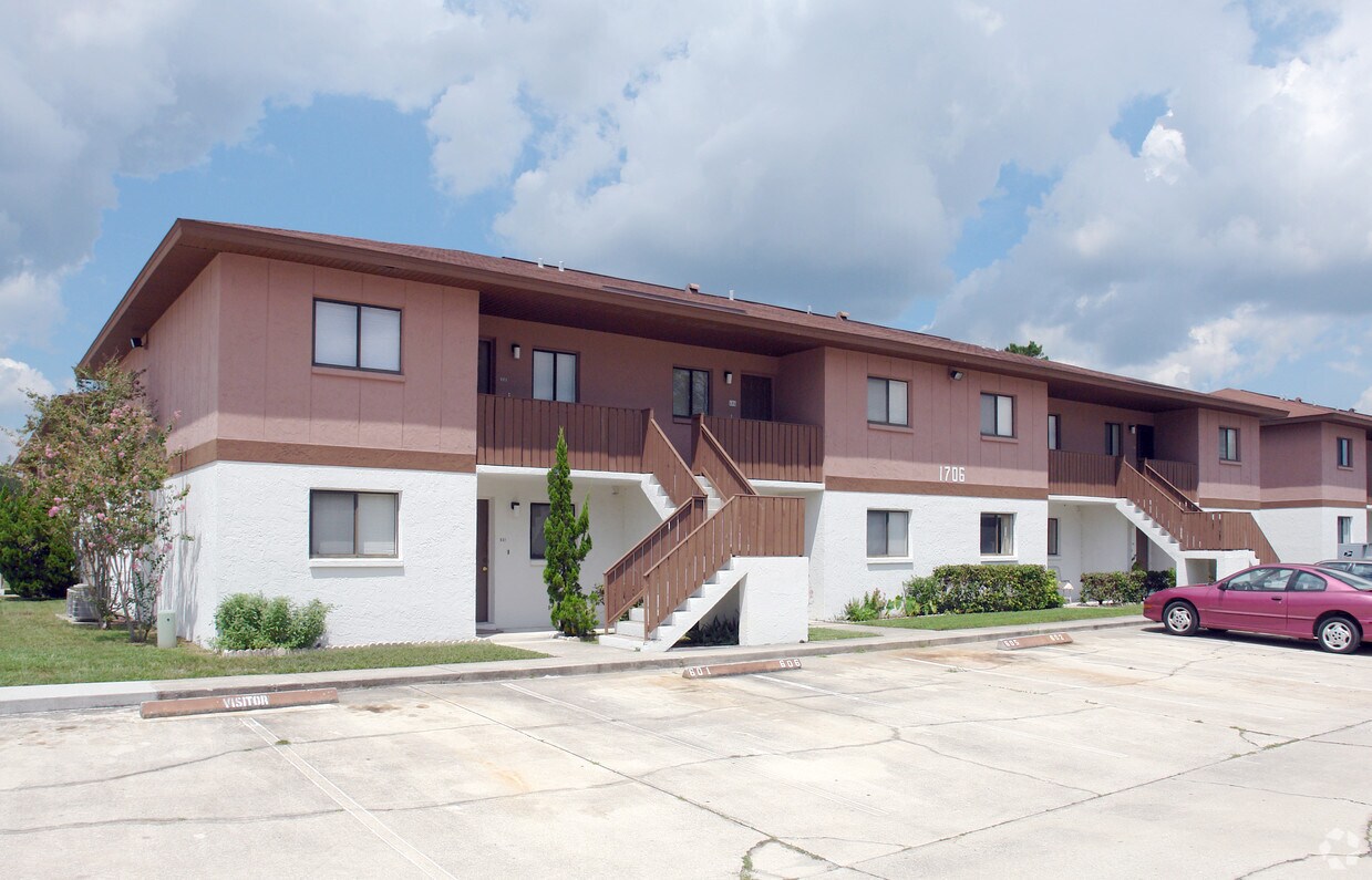 1706 University Ln, Cocoa, FL 32922 Apartments in Cocoa, FL