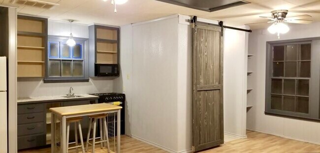 Foto del edificio - 1108 Coit St