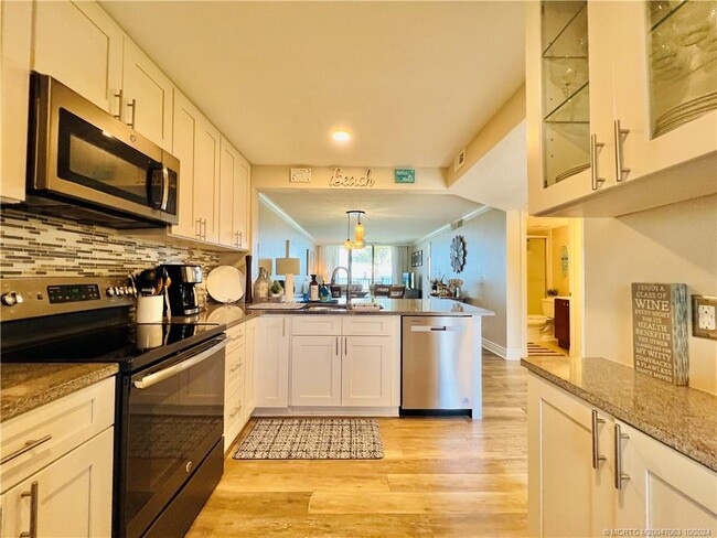 Building Photo - 7380 S Ocean Dr