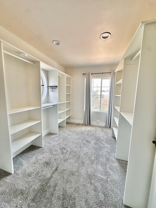 primary walk-in - 614 Highland Dr