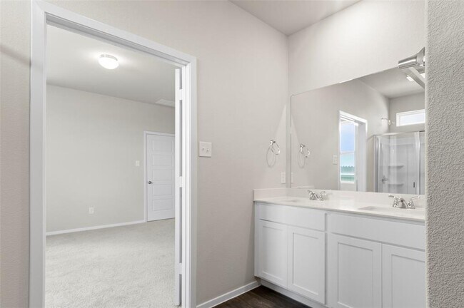 Foto del edificio - 220 Backwater Rd