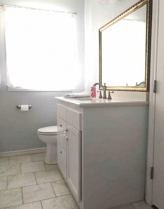 Foto del edificio - 2724 NW 23rd St