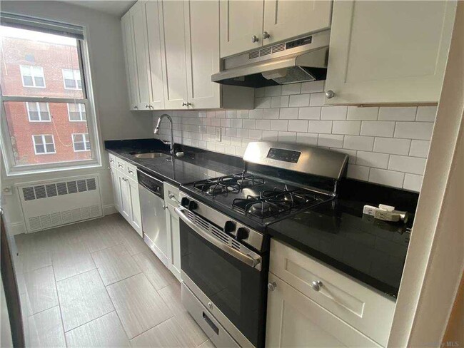 Building Photo - 79-25 150th St