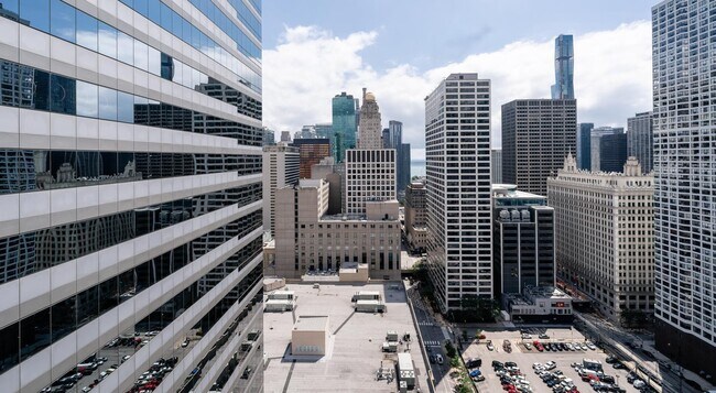 Foto del edificio - 603 N State St