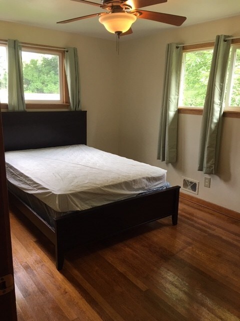 bedroom 3 - 801 Country Club Rd