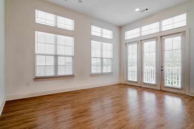 Photo - The Quincy Apartments