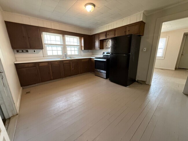 Building Photo - Home in Benton