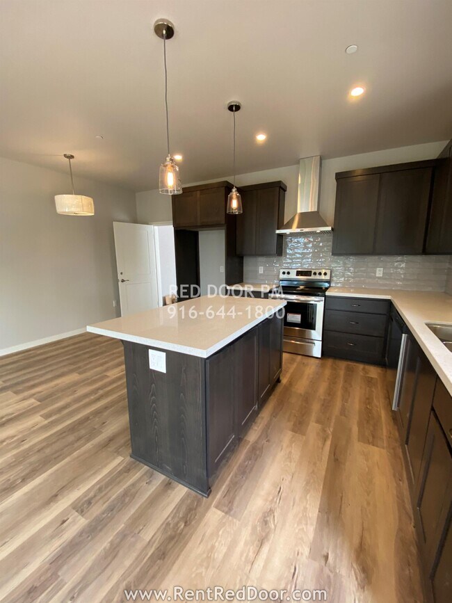 Foto del edificio - 240 Silver Bend Way