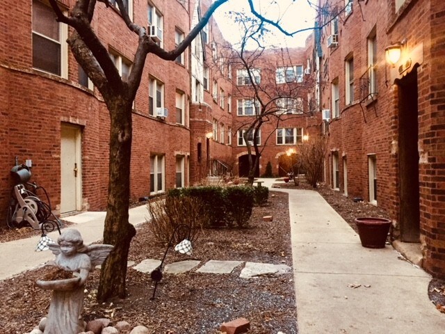 Foto del edificio - 4128 N Kedvale Ave