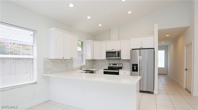 Foto del edificio - 835 106th Ave N