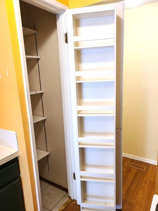 Building Photo - 1Bd/1Ba North Juanita Condo