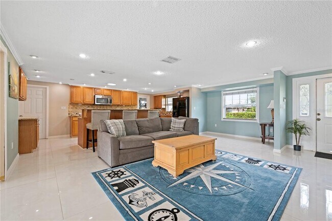 Building Photo - 541 E Tarpon Blvd NW