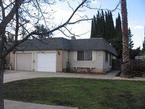 Building Photo - 4529-4531 Wessex Dr
