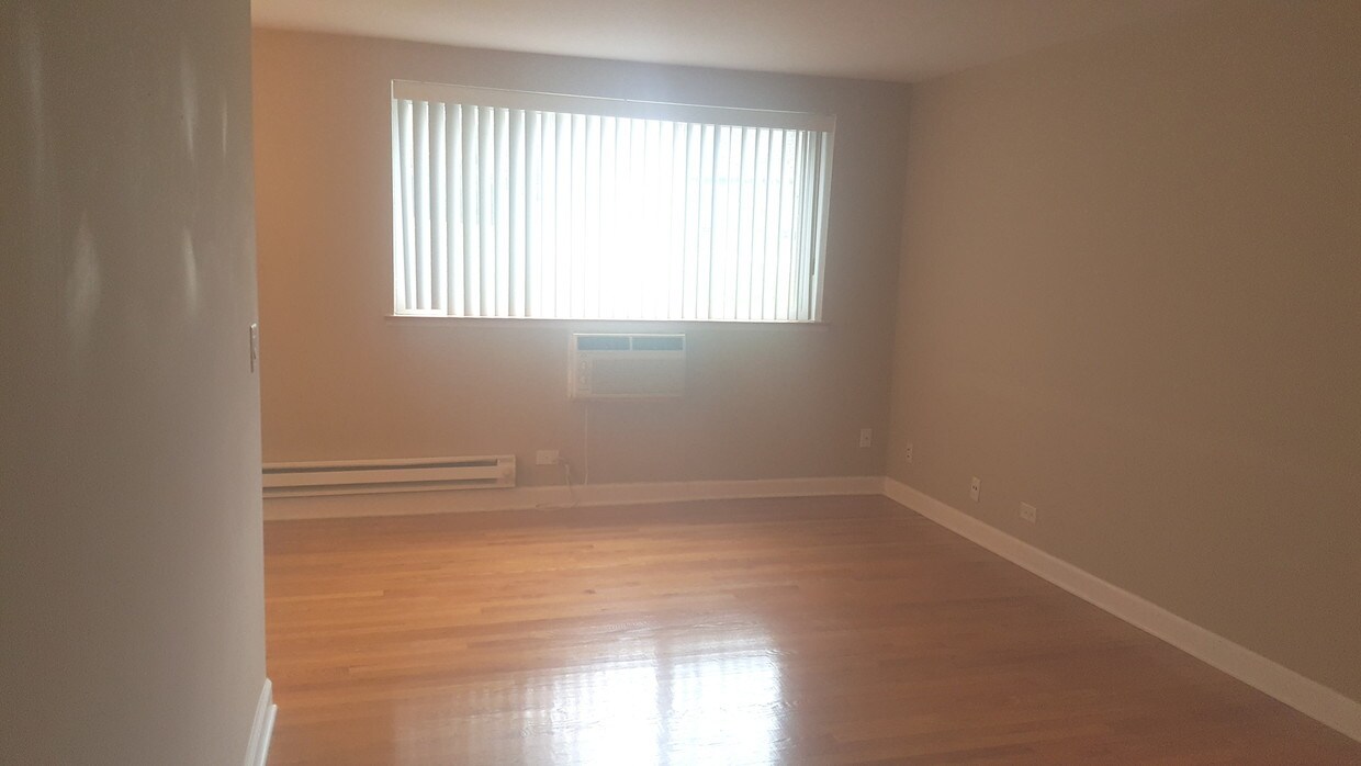 Primary Photo - 705 Strom Dr