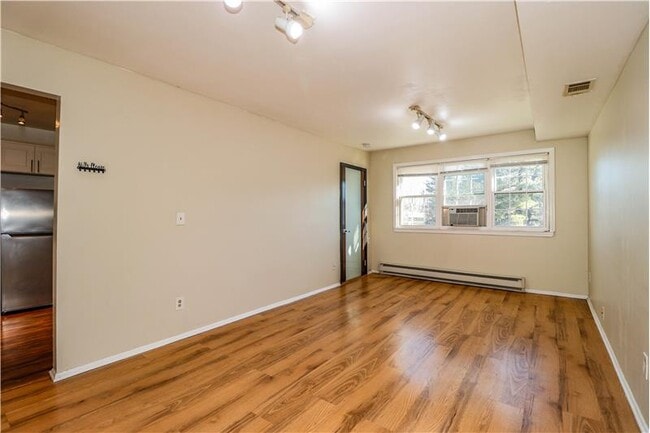 Building Photo - 18 College Dr