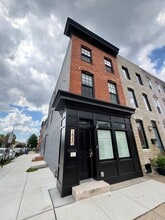 Building Photo - 1540 S Charles St