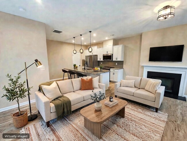 Building Photo - 11052 Chalkbark Ln