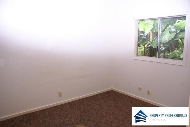 Building Photo - 111 Wainaku St