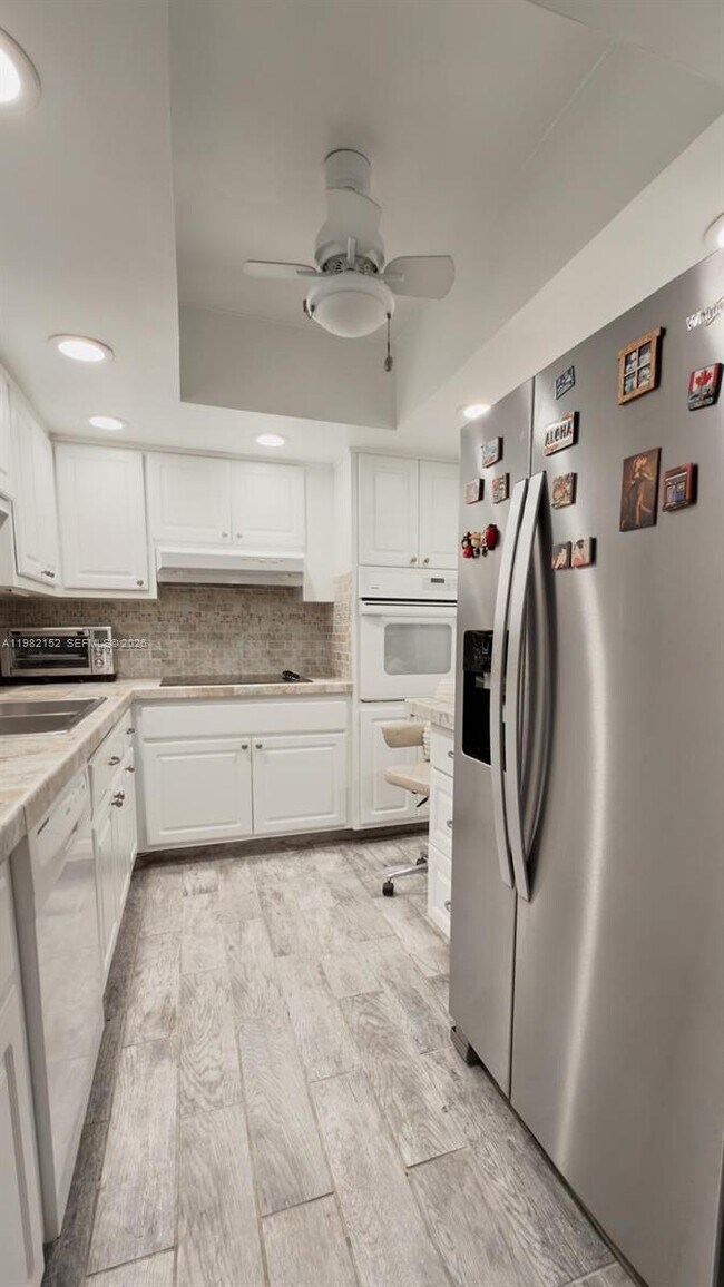 Foto del edificio - 400 Kings Point Dr