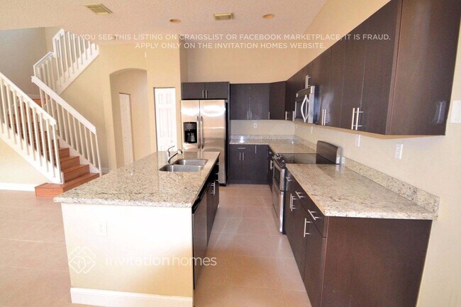 Building Photo - 3728 SW 50th Ct