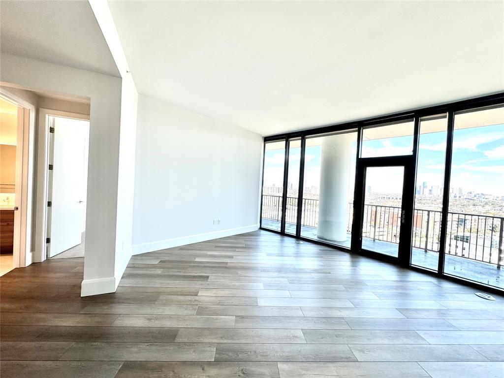 Foto principal - 3333 Lake St