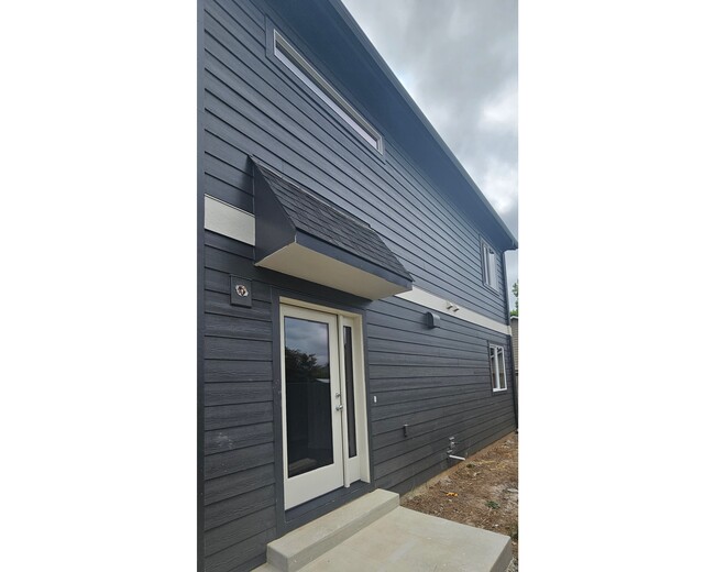 Building Photo - 275 Ipswich St