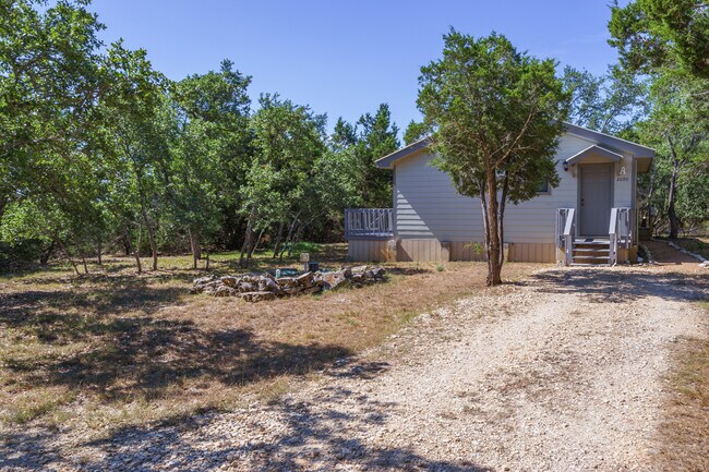 Foto del edificio - A slice of the Texas Hill Country - 1 Bedroom, 1 Bathroom with large back deck!