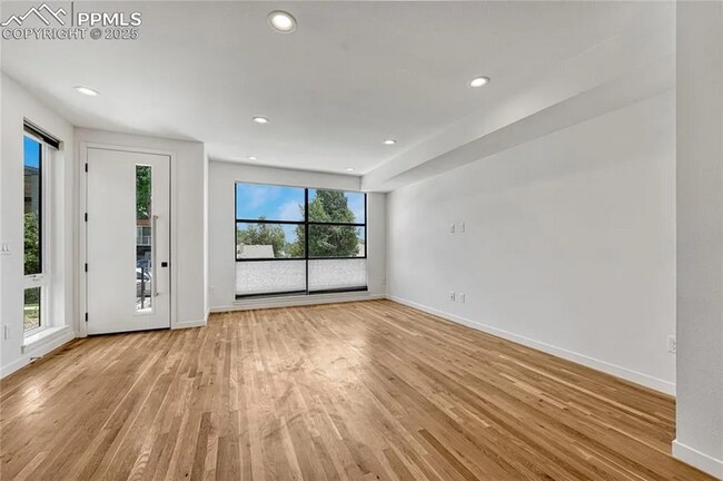 Foto del edificio - 1231 Newton St