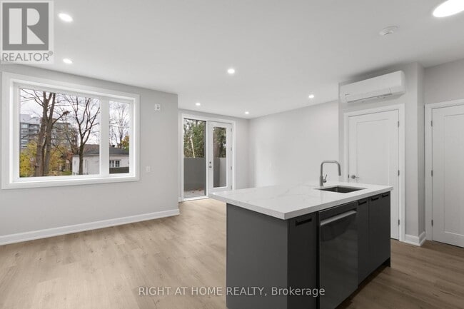 Building Photo - 63 Acacia Ave