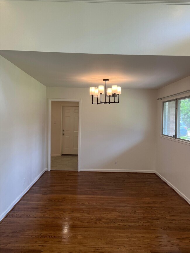 Foto del edificio - 2911 Linkwood Dr