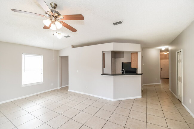 Building Photo - 3341 Volley Dr