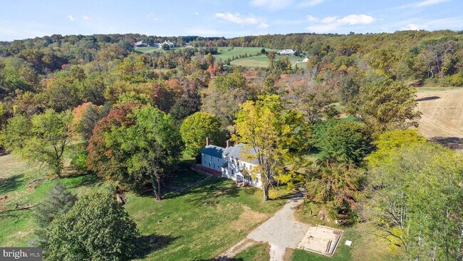 Foto del edificio - 16131 Old York Rd