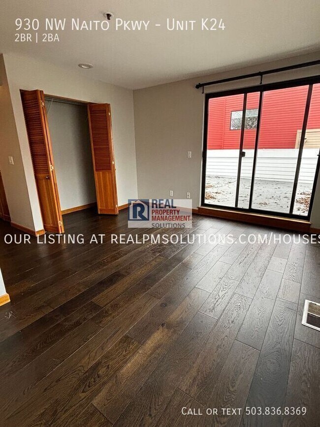 Foto del edificio - 930 NW Naito Pkwy