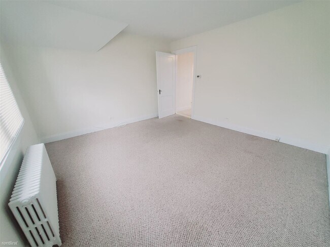 Building Photo - 1 br, 1 bath Condo - 32 Columbus Ave Apt C