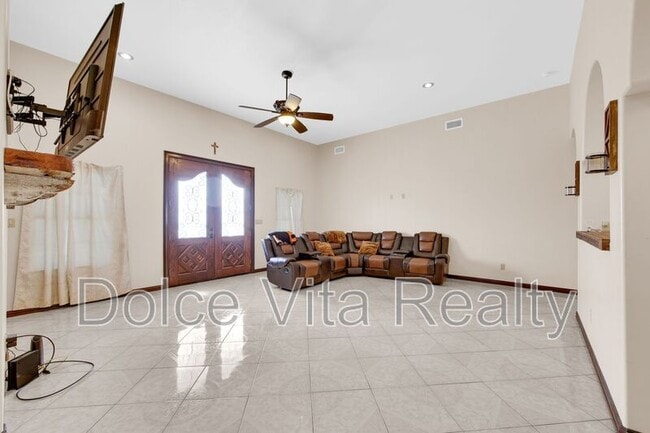 Foto del edificio - 825 Carpintero St