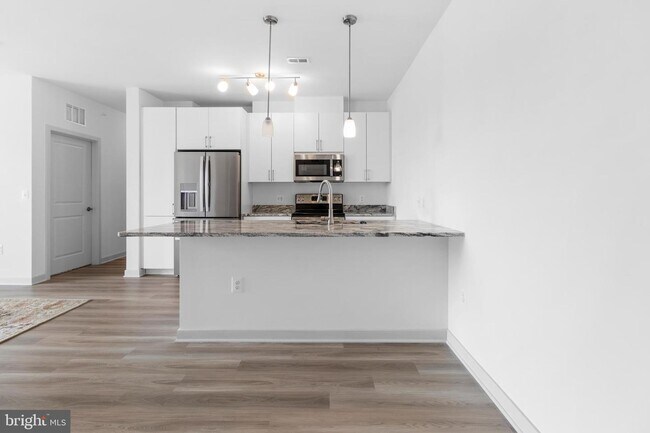 Building Photo - 10755 Fairgrounds Dr