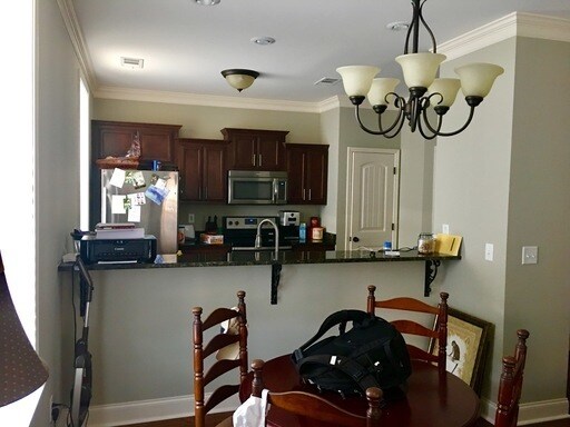 Foto del edificio - Beautiful 3 Bedroom, 3 Bathroom Home