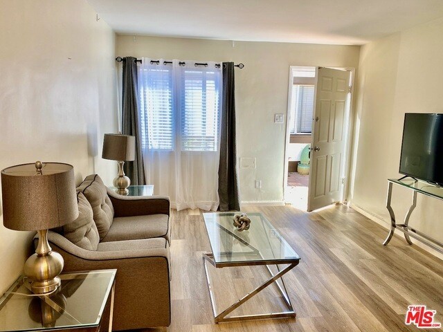 Foto del edificio - 2620 11th St